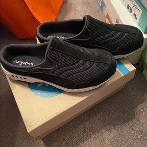 Easy spirit slip on shoes 8.5